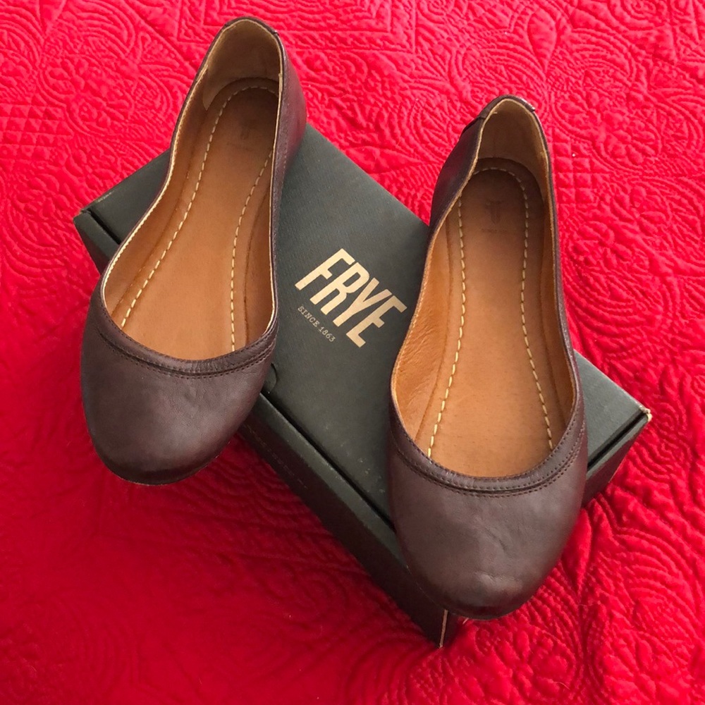 Frye Carson Ballet dark brown